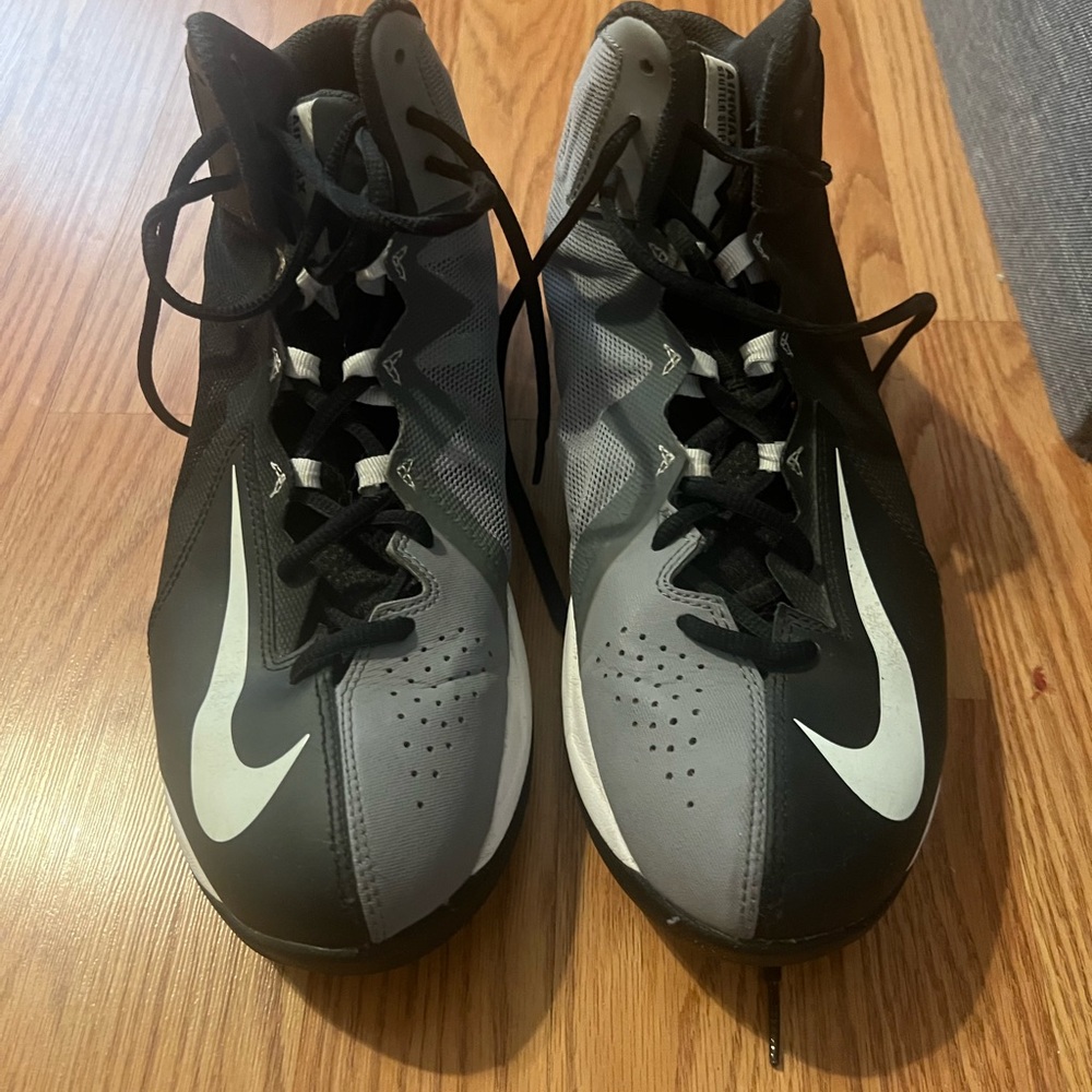 Nike Men's Black and Gray High-Top Athletic Shoes